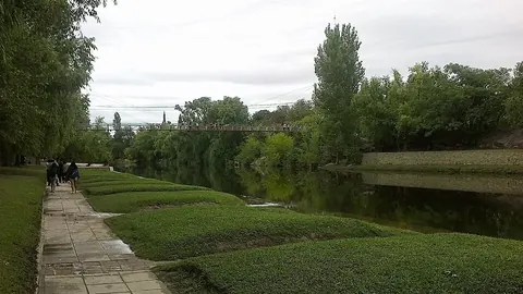 Costanera del río en Mina Clavero